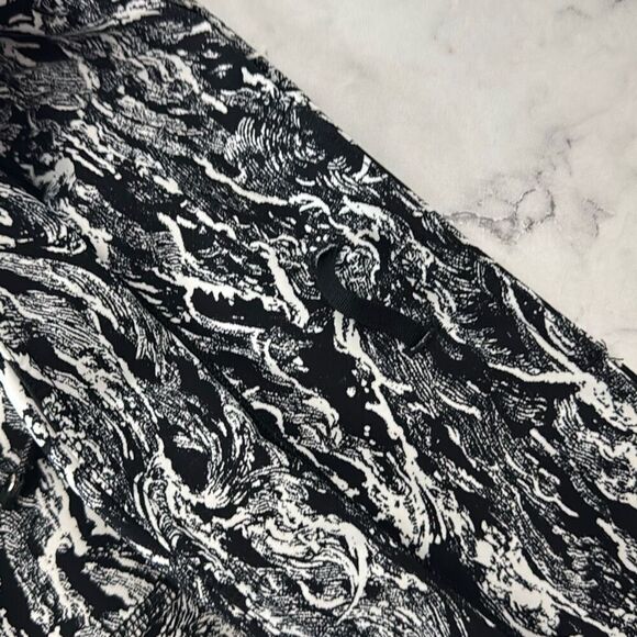 Lululemon Athletica Pace Rival Crop 6 - Picture 7 of 9